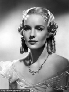 ​悲剧人物弗兰西丝的人生遭遇，跌宕起伏的一生