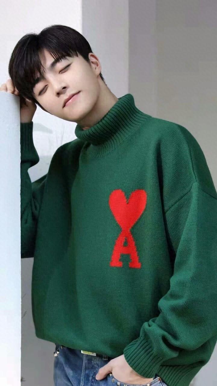 陈立农和小朋友们合照太可爱了,“小奶狗”哥哥谁不爱?