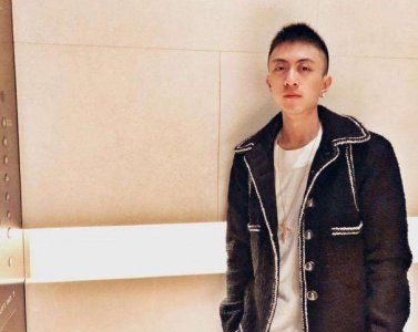 ​中国最神秘富二代，连王思聪也礼让三分，人称“沪上皇”秦奋