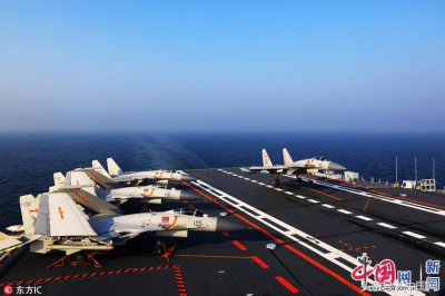 ​「兵器说」舰载战斗机：刀尖上的优雅舞者