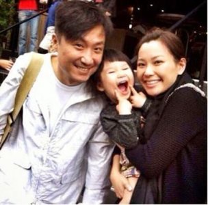 ​郑中基老婆是谁，向华强为什么害李小龙