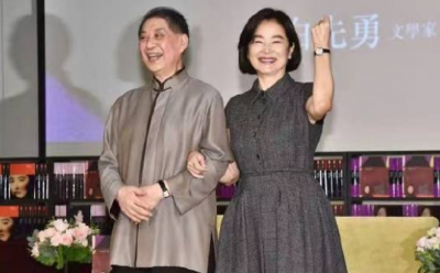 ​林青霞出席新书发表会 文学家白先勇赞其非常感性
