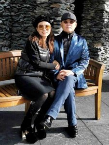 ​周立波的三婚妻子，居然是熟悉的她！穿旗袍体态丰腴，高级又优雅