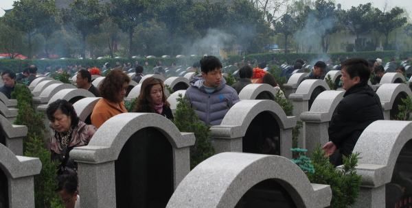 扫墓时间有什么讲究,扫墓时的禁忌与注意事项图6