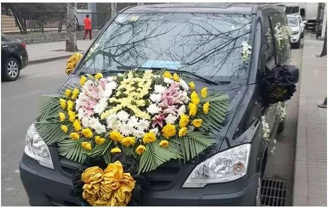 花圈做法大全图解丧礼（丧礼灵车花艺制作方法）(14)
