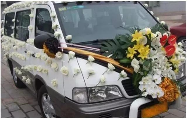 花圈做法大全图解丧礼（丧礼灵车花艺制作方法）(8)