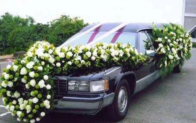 花圈做法大全图解丧礼（丧礼灵车花艺制作方法）(2)