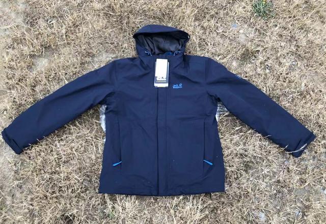 怎么鉴别狼爪冲锋衣真假（买过千的冲锋衣值吗）(5)