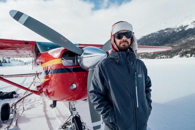 怎么鉴别狼爪冲锋衣真假（买过千的冲锋衣值吗）(1)