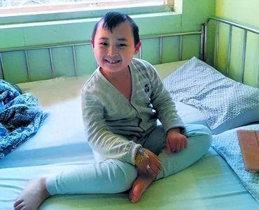 ​“年画宝宝”邓鸣贺：6岁上春晚8岁离世，患病时还在继续演出