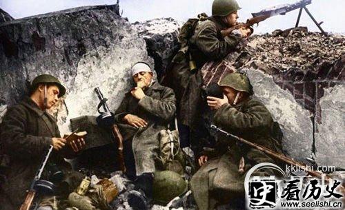 1941年斯大林为何对德军的侵犯闭口不谈
